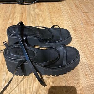 ASOS design flatform black size 8